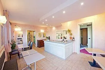 Holiday Rooms Antica Badia Volterra 3*,